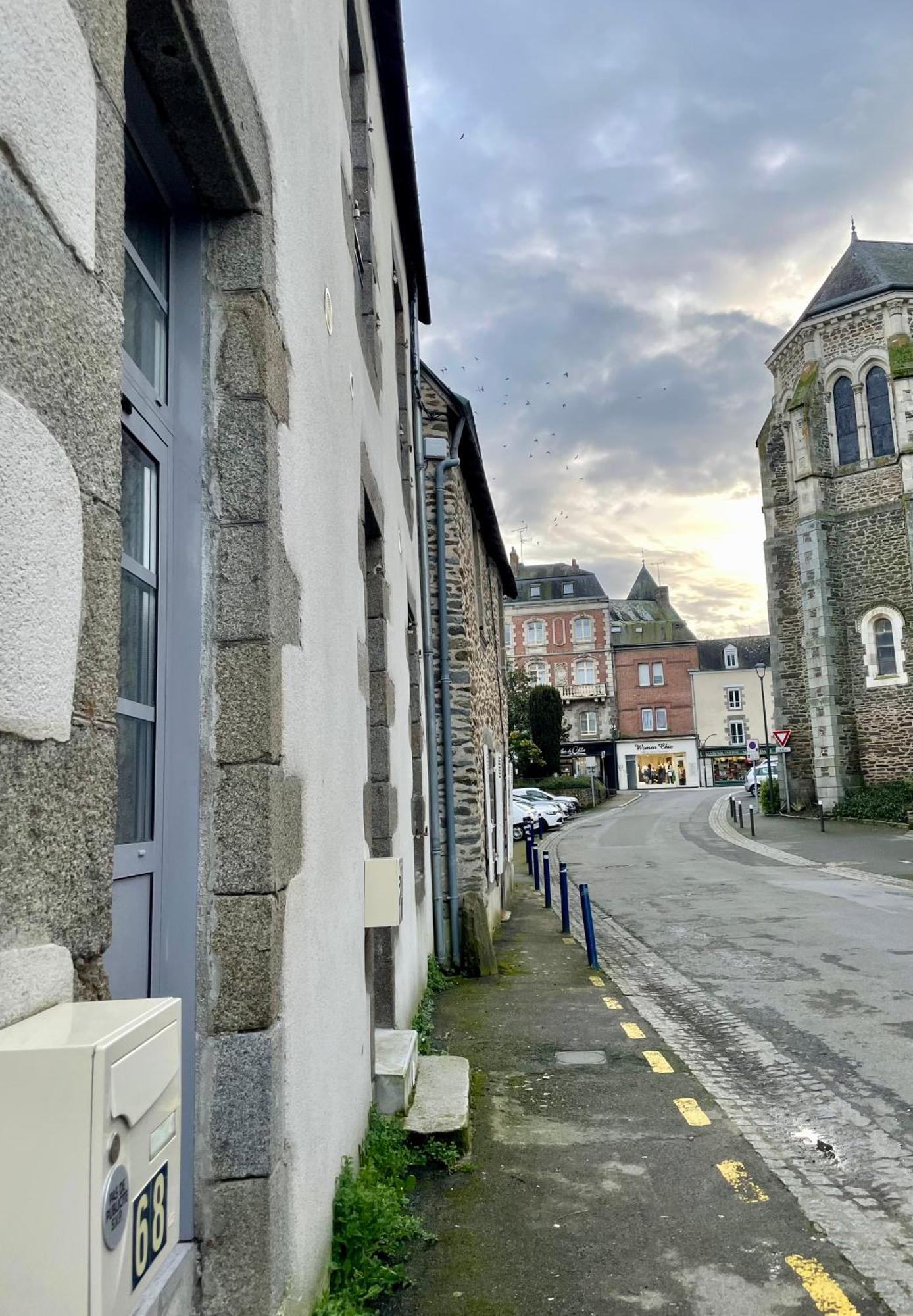 « La Bicyclette » 35M2 Tout Equipe Centre Ville Mayenne Kültér fotó